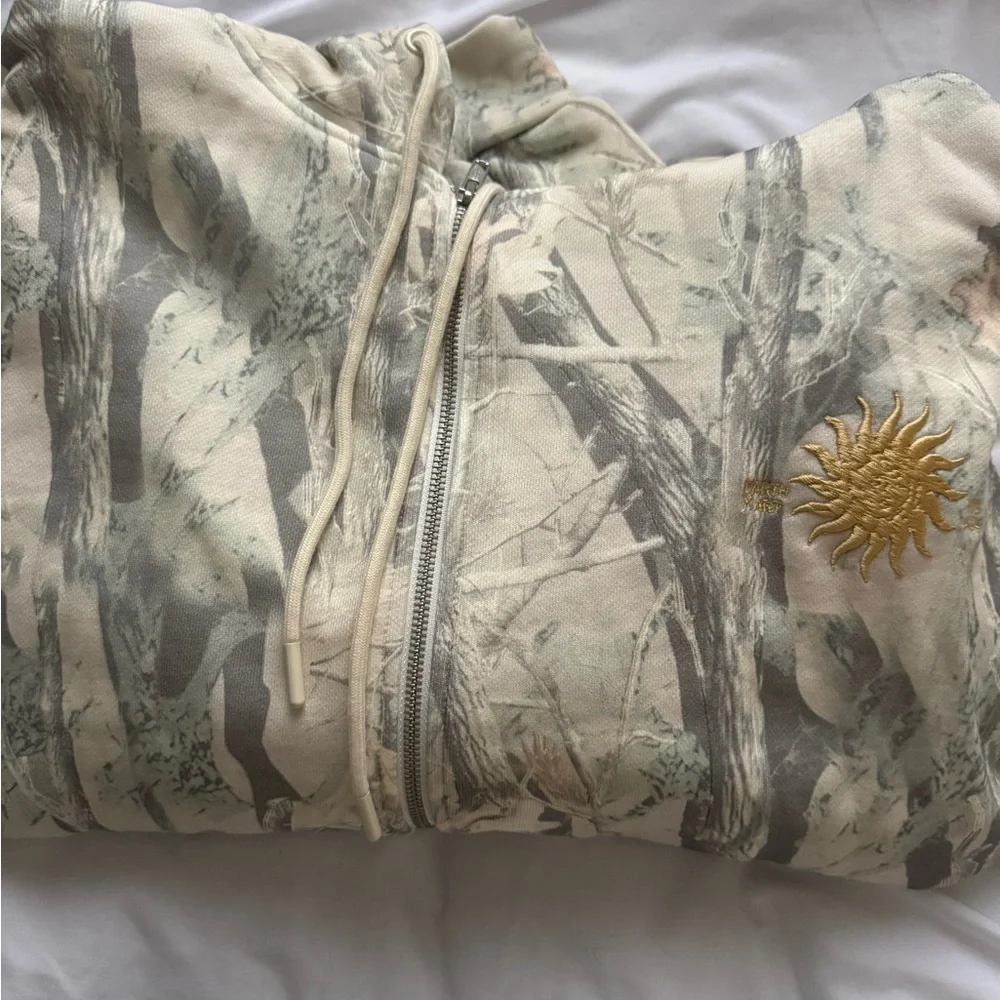 Yellow the Label hoodie - Picture 9 of 9